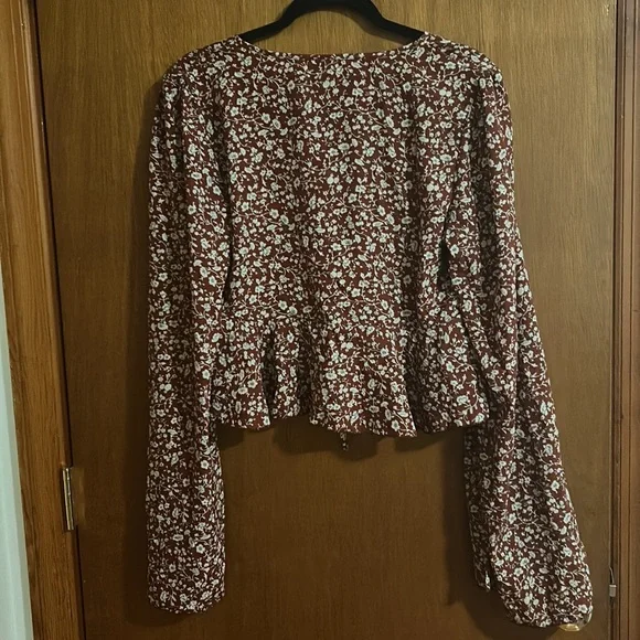 Top - Picture 2 of 4